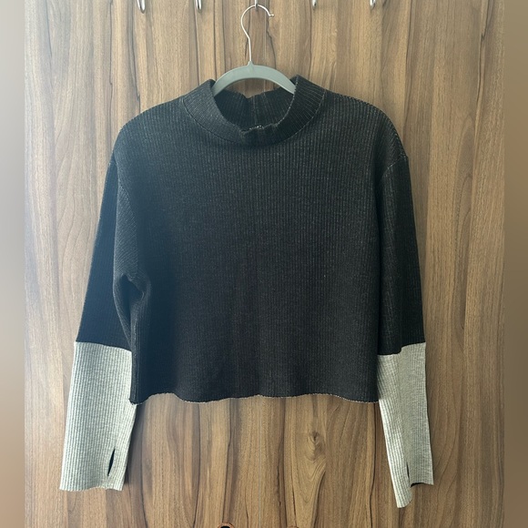 Two-tone Sweater | Turtleneck - Picture 6 of 6